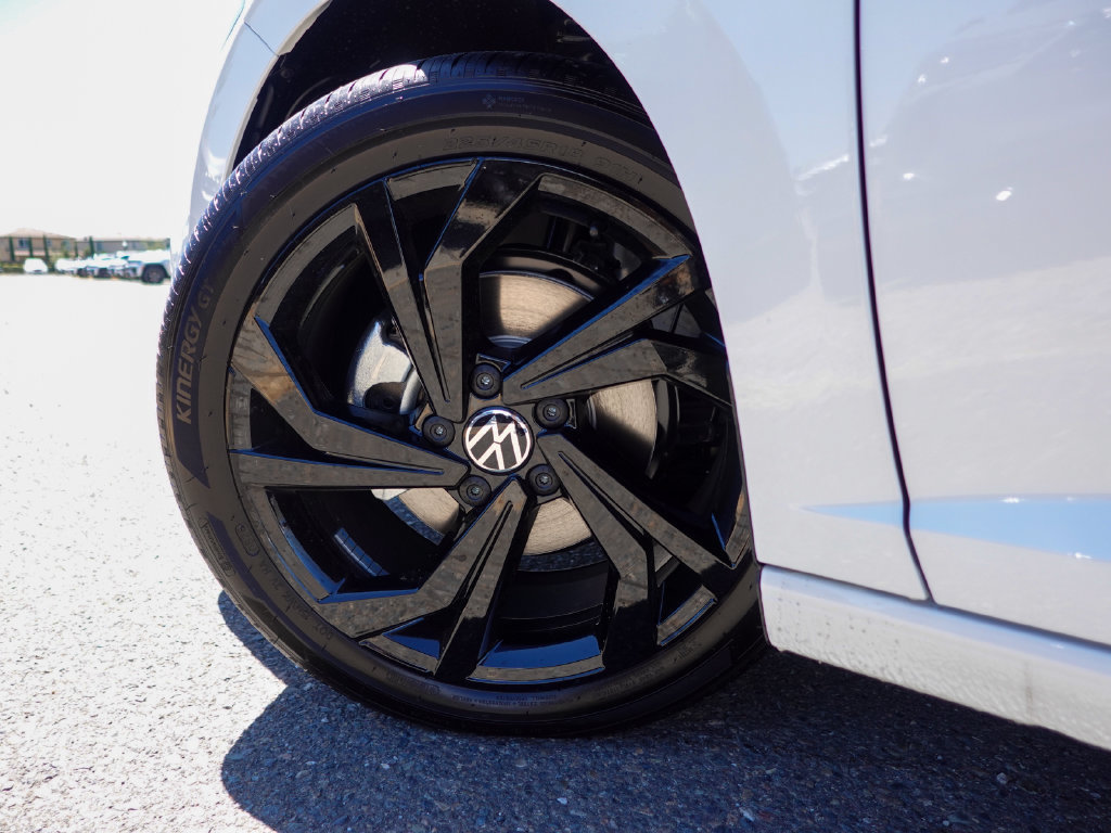 New 2026 Volkswagen Jetta SE FWD image 10