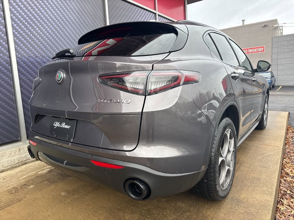 New 2026 Alfa Romeo Stelvio Sprint AWD/4WD image 3