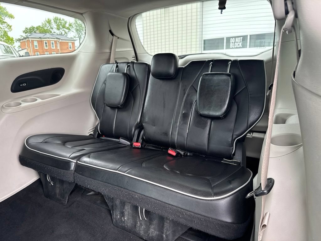 Used 2022 Chrysler Pacifica Limited FWD image 33