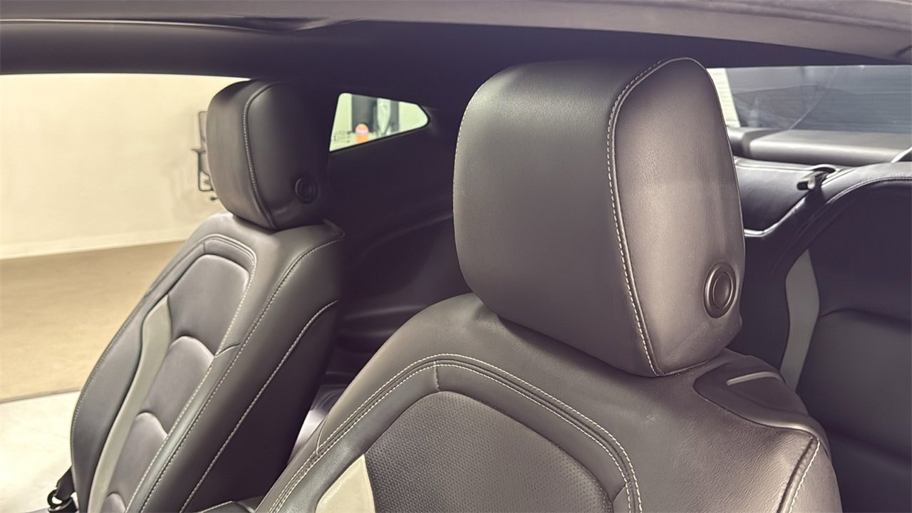 Used 2020 Chevrolet Camaro LT w/ RS Package image 14