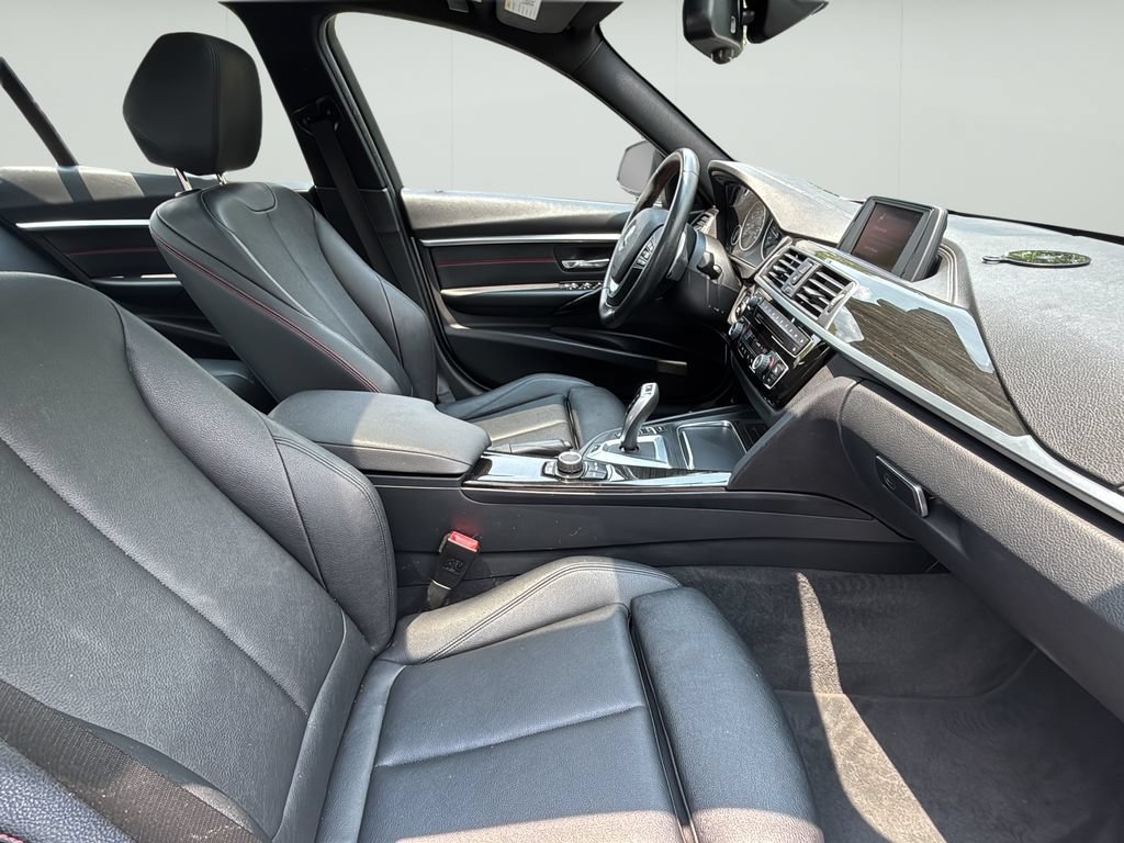 Used 2018 BMW 330e w/ Convenience Package RWD image 36