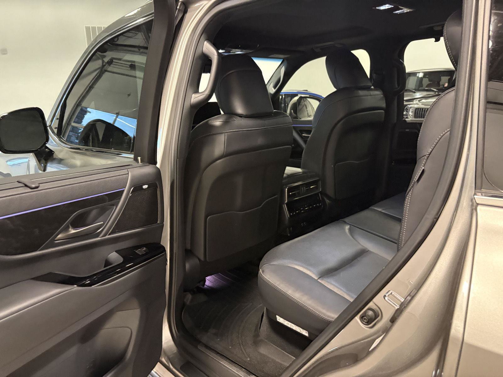 Used 2024 Lexus LX 600 4WD w/ Luxury Package image 29