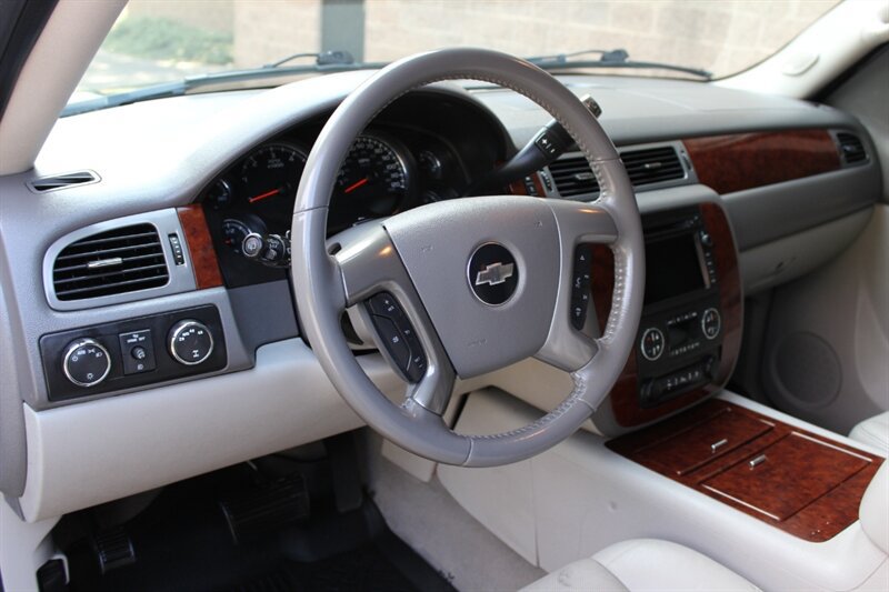 Used 2010 Chevrolet Tahoe LTZ AWD/4WD image 9