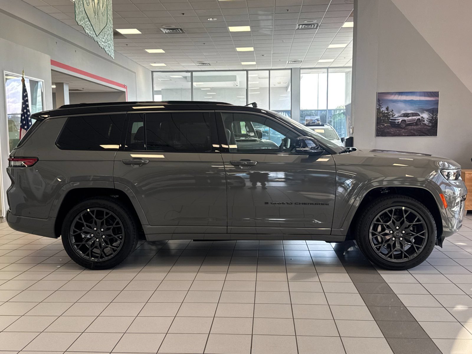 New 2027 Jeep Grand Cherokee L Summit w/ Obsidian Package AWD/4WD image 3