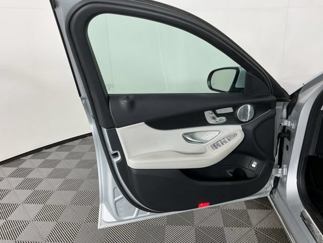 Used 2016 Mercedes-Benz C 300 4MATIC Sedan image 11