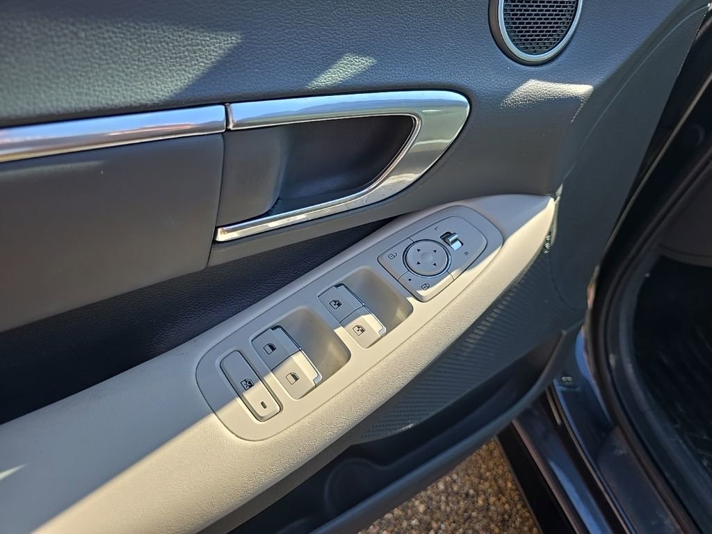 Used 2023 Hyundai Sonata SEL w/ Convenience Package image 18