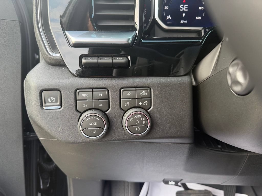 Used 2026 Chevrolet Silverado 1500 High Country w/ High Country Premium Package AWD/4WD image 36