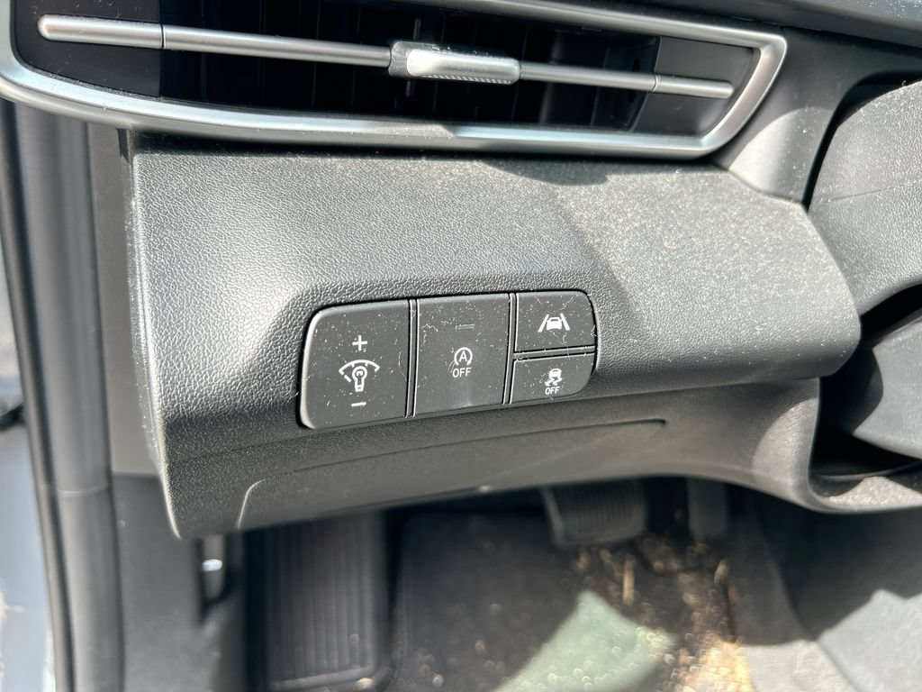 Used 2021 Hyundai Elantra SE FWD image 13