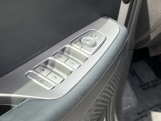 Used 2025 Hyundai Palisade SEL FWD image 16