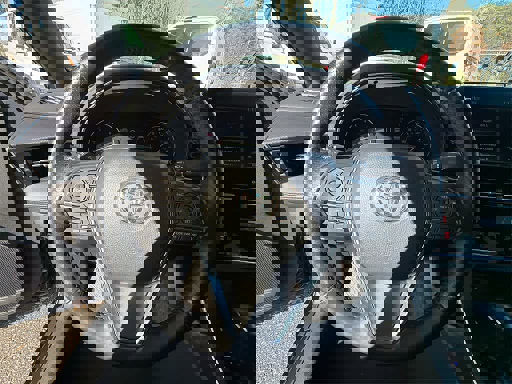 Used 2021 Toyota Avalon XSE image 21