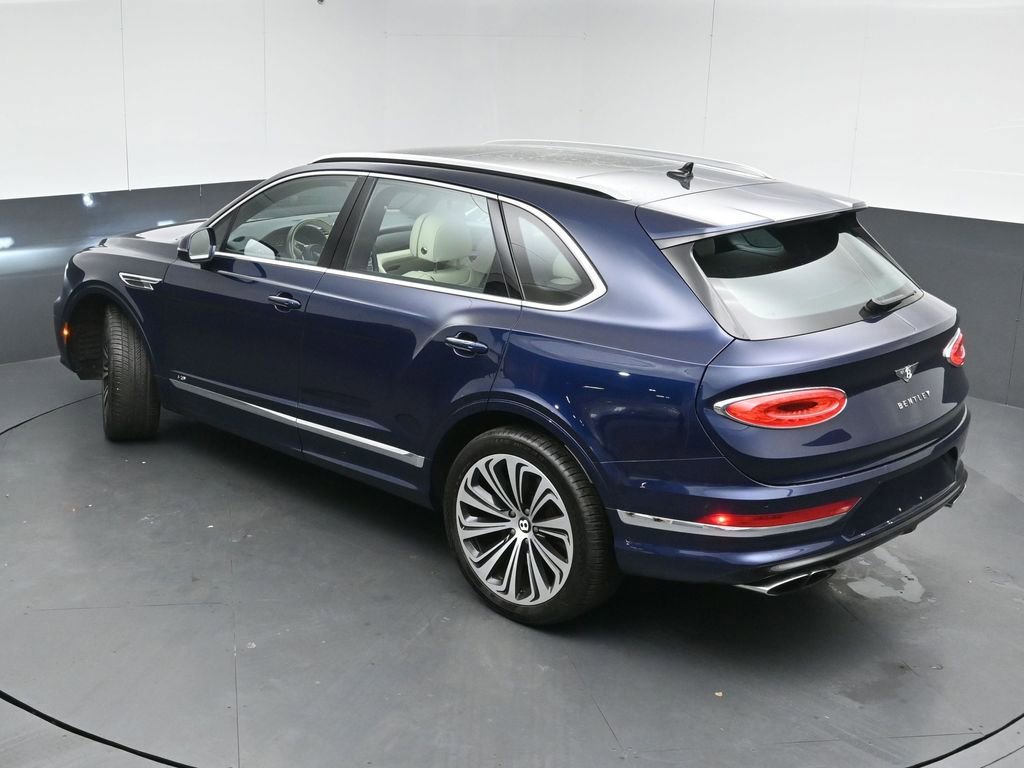 Used 2021 Bentley Bentayga image 40