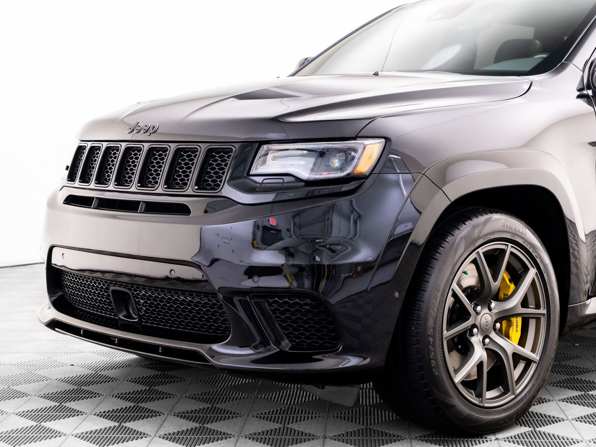 Used 2020 Jeep Grand Cherokee Trackhawk AWD/4WD image 41
