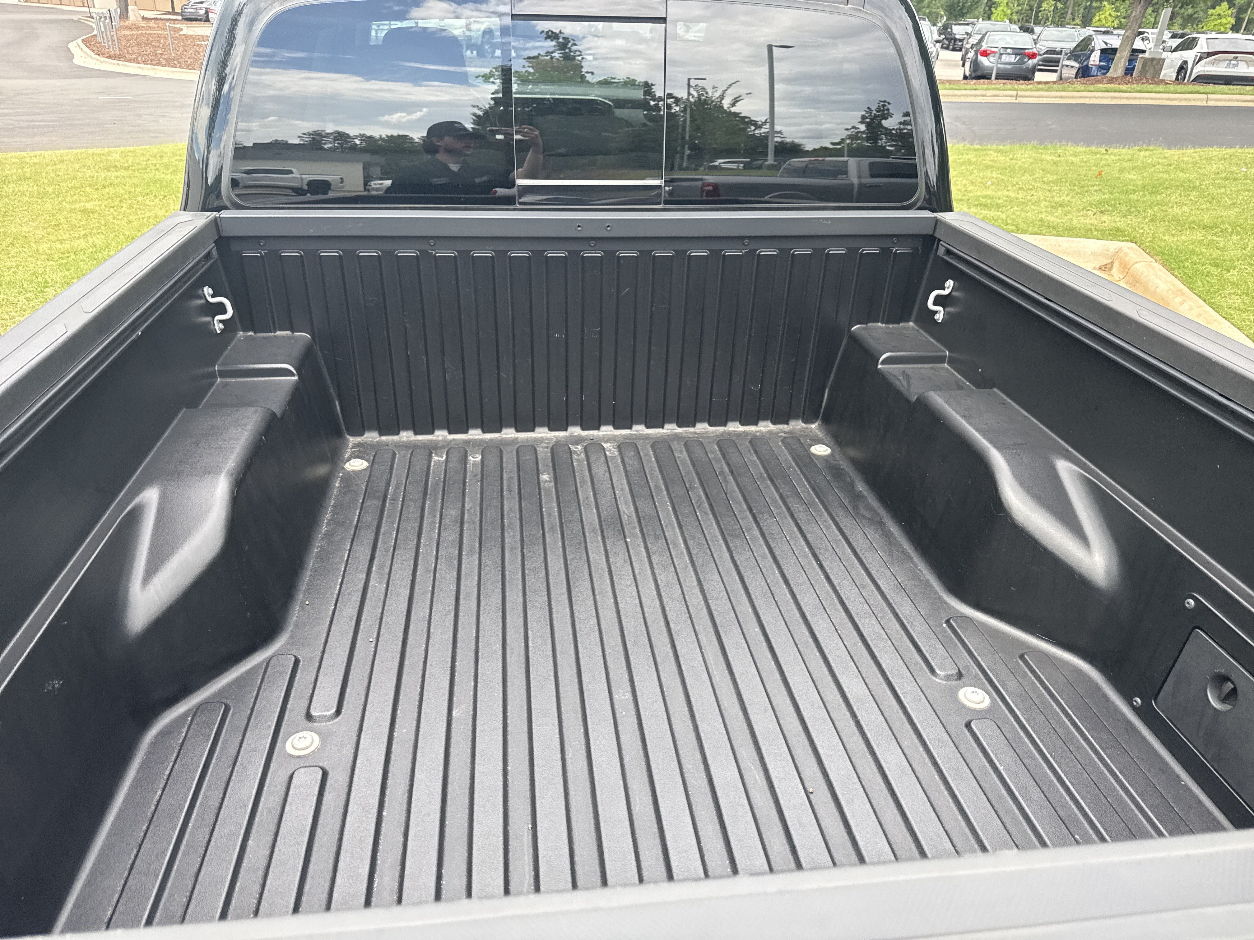 Used 2023 Toyota Tacoma SR5 w/ Technology Package AWD/4WD image 34