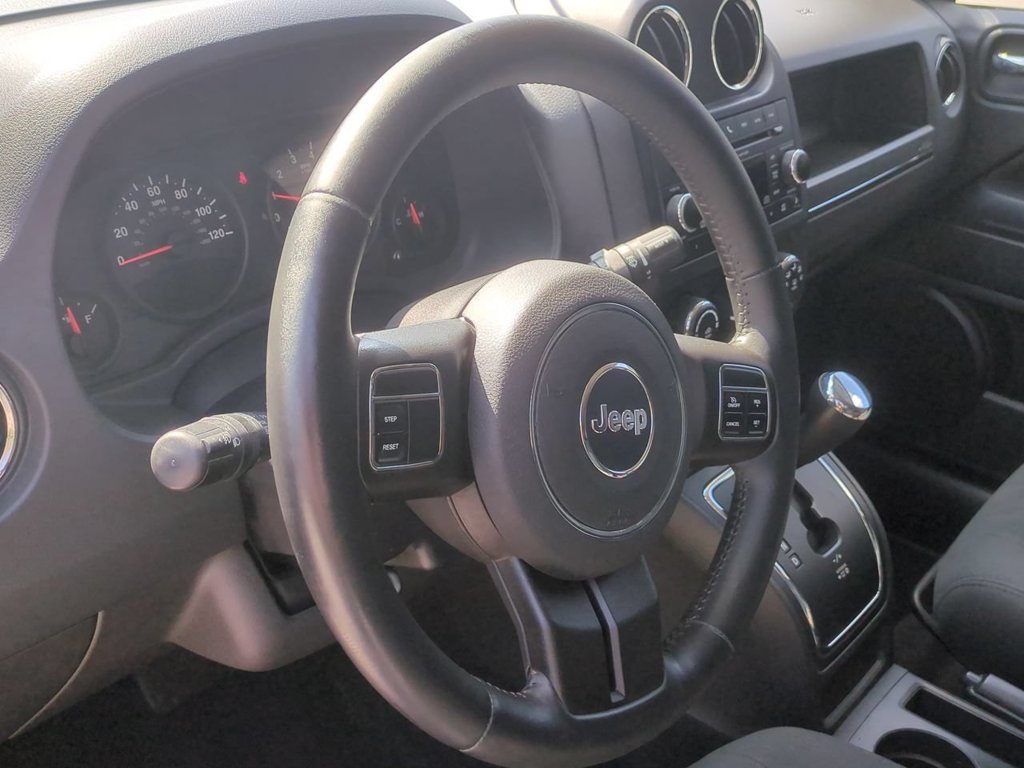 Used 2012 Jeep Compass Latitude AWD/4WD image 14