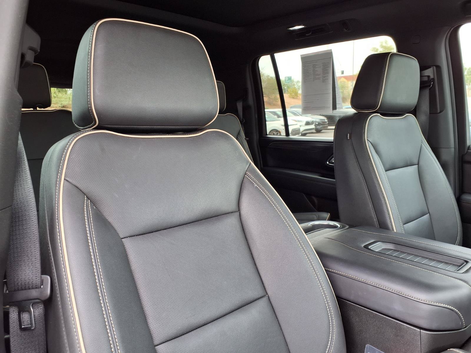 Used 2023 GMC Yukon XL SLT w/ SLT Premium Package AWD/4WD image 13