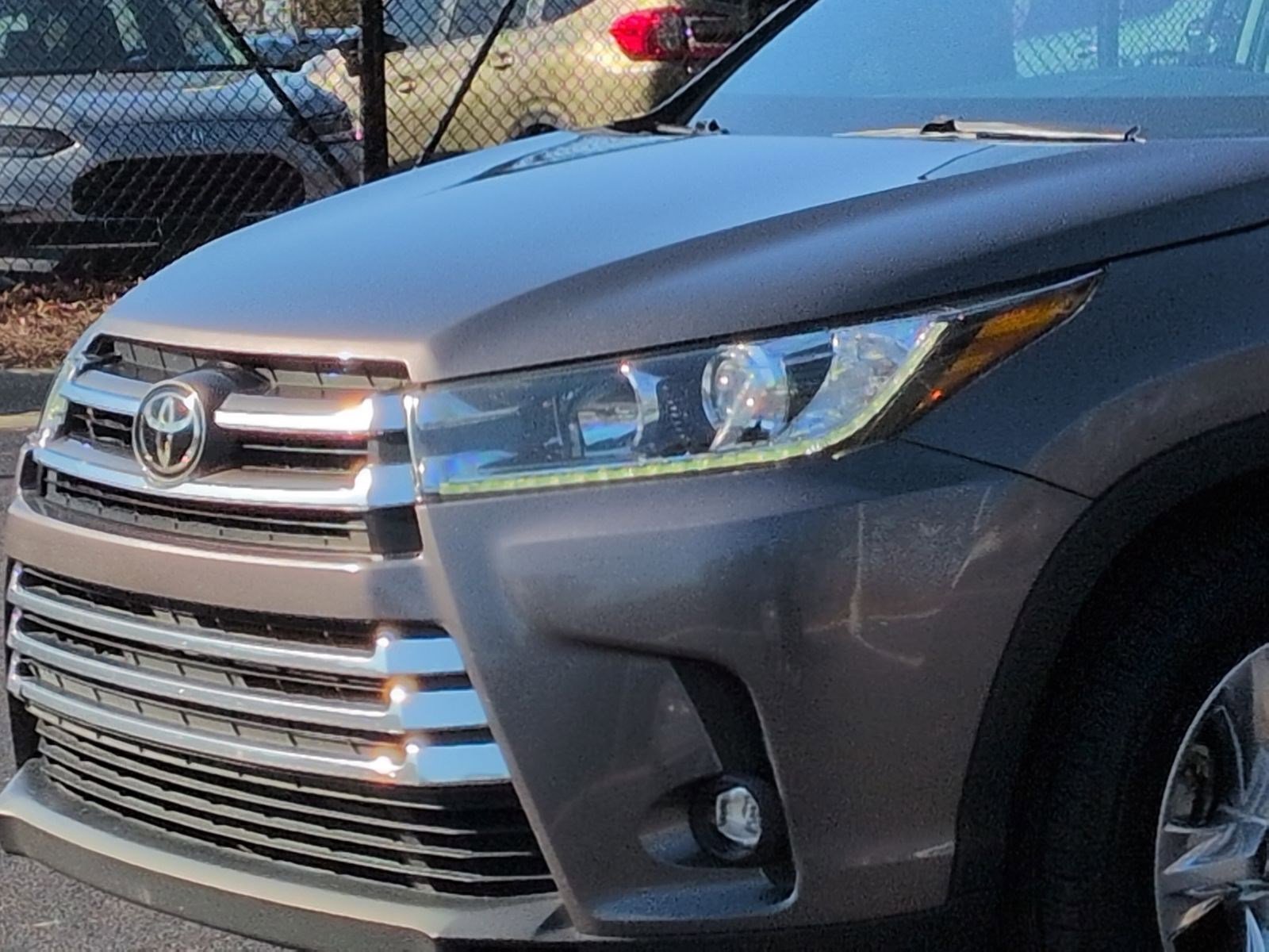 Used 2019 Toyota Highlander Limited image 6