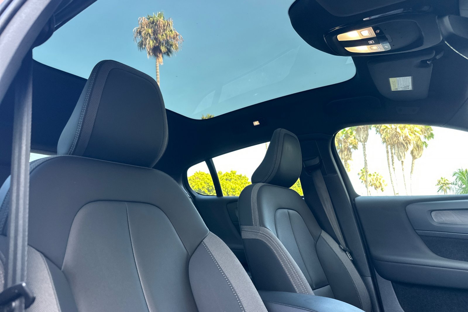 Certified 2023 Volvo C40 Recharge Core AWD/4WD image 19