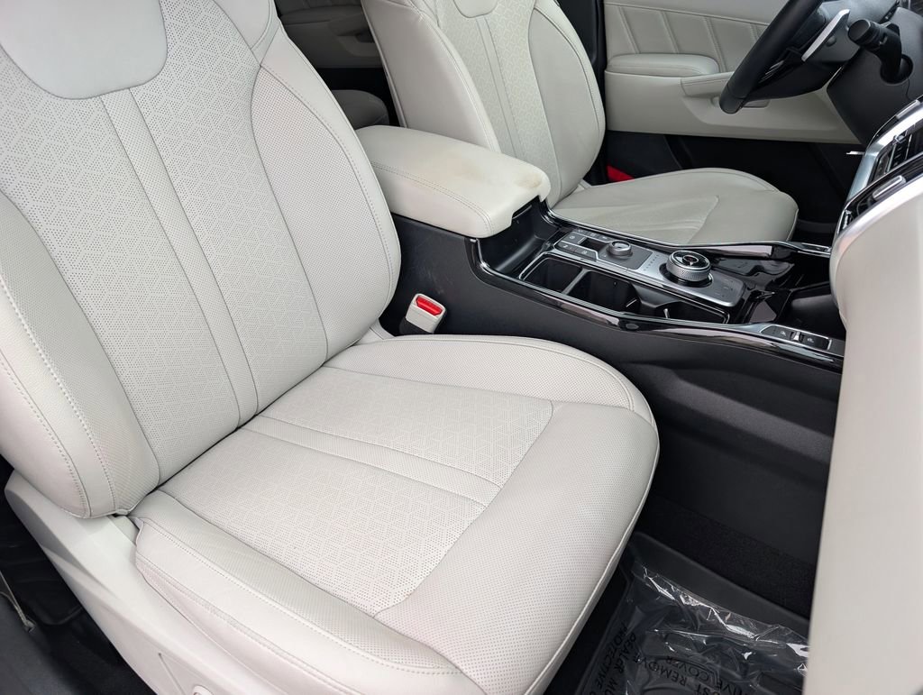 Certified 2023 Kia Sorento SX Prestige w/ Panoramic Sunroof Package image 24