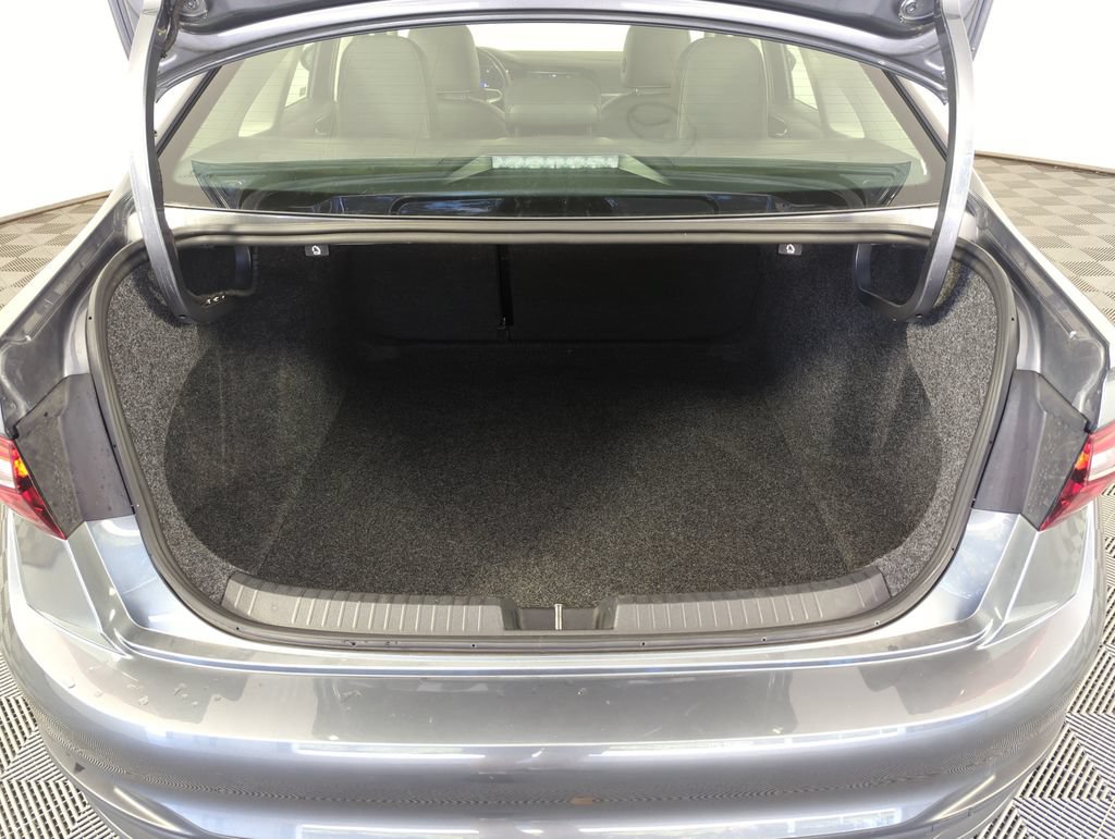 Used 2024 Volkswagen Jetta SE FWD image 30
