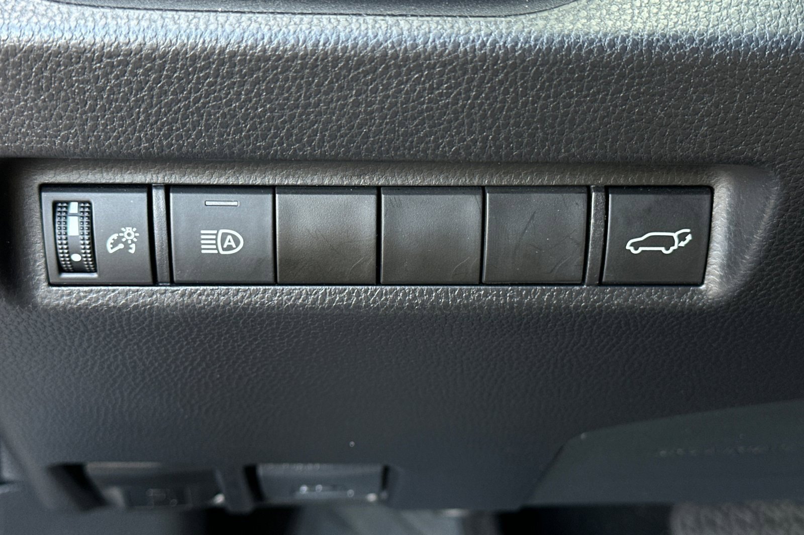 Used 2022 Toyota RAV4 XLE w/ Convenience Package image 35