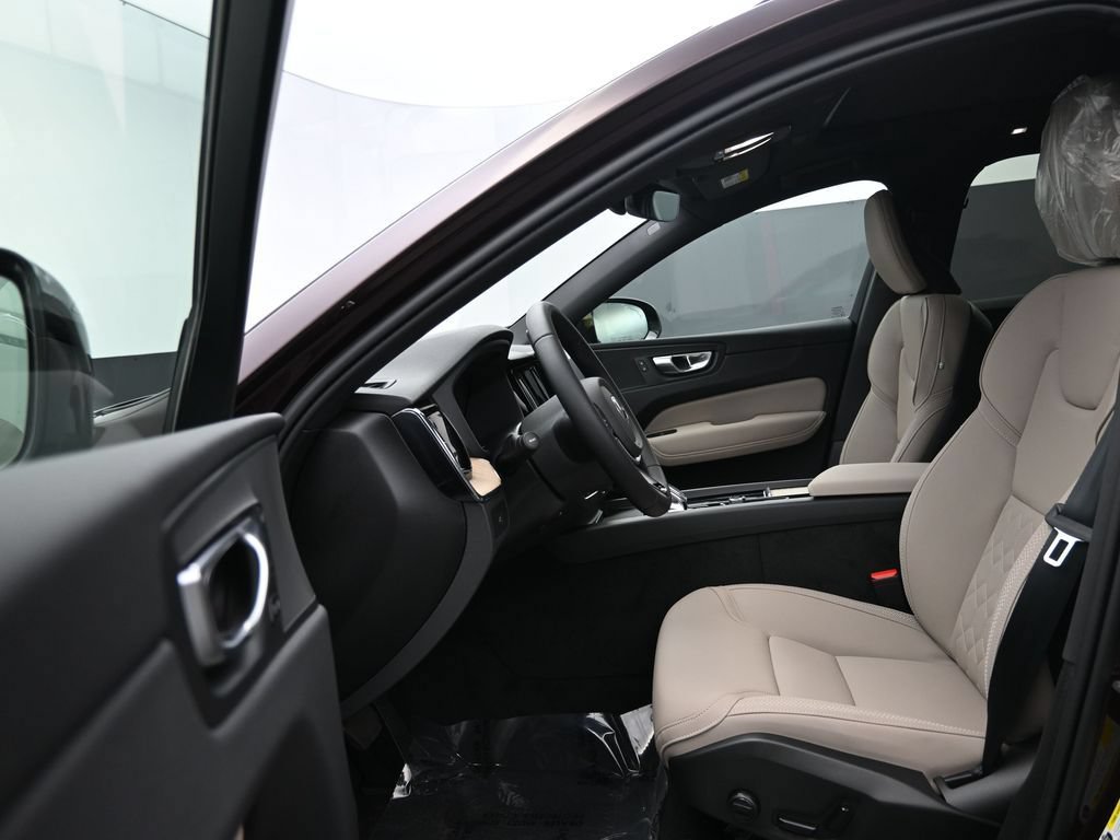 New 2026 Volvo XC60 B5 Core w/ Climate Package AWD/4WD image 11