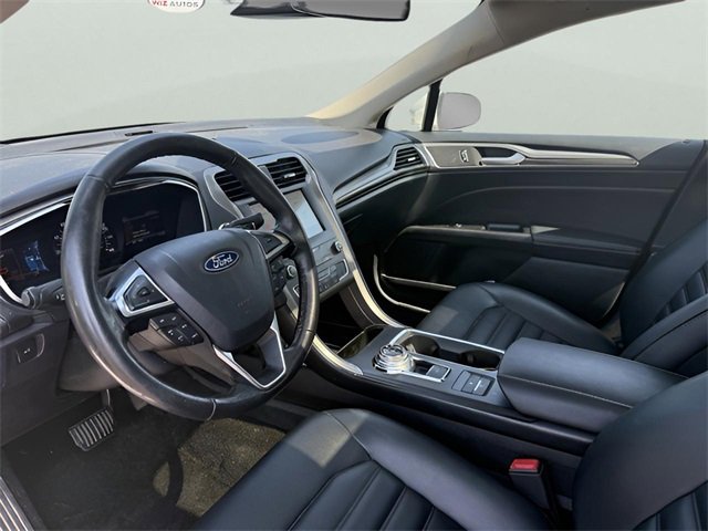 Used 2020 Ford Fusion SEL image 11