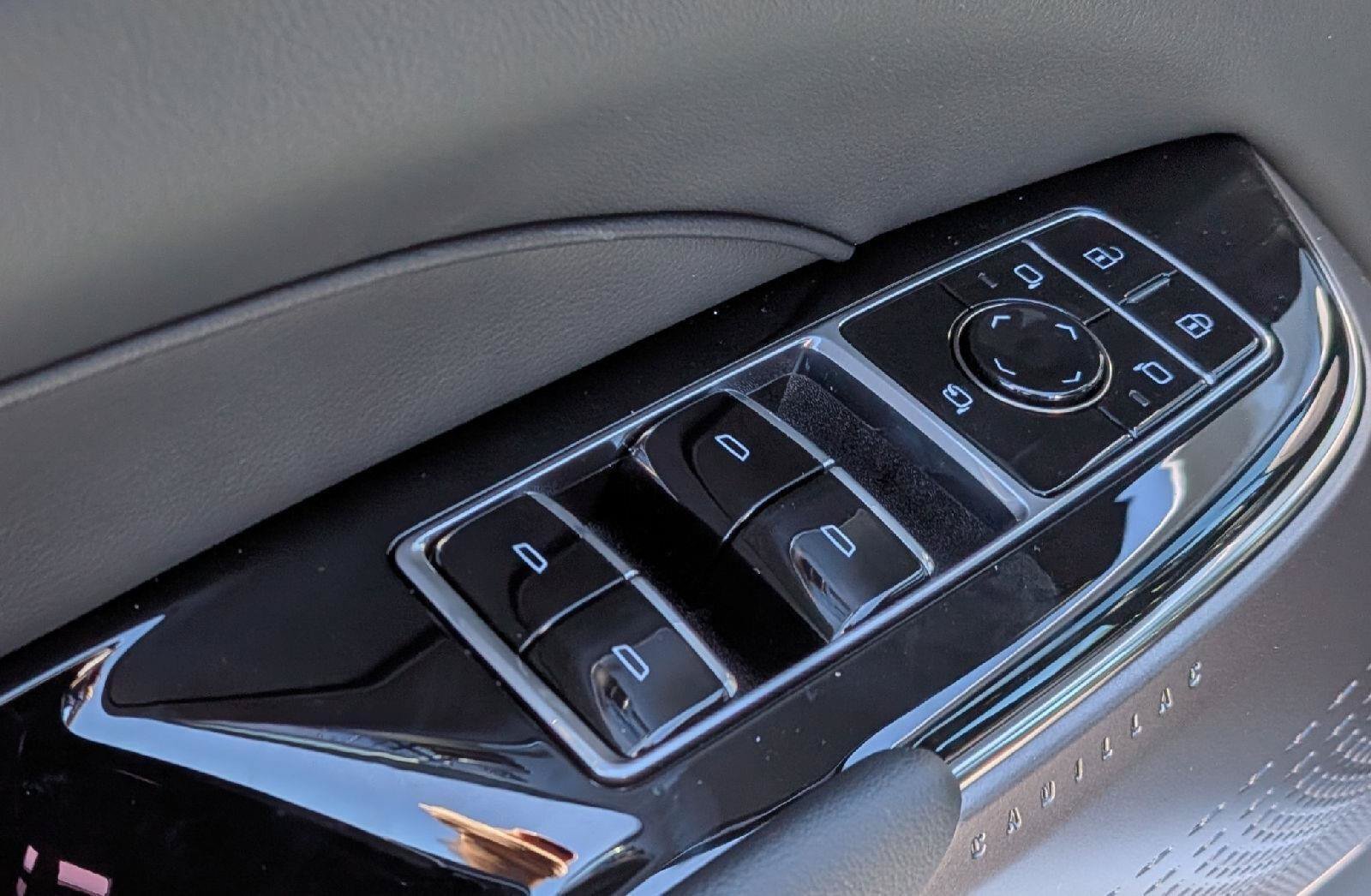 New 2027 Cadillac Lyriq Luxury AWD/4WD image 13