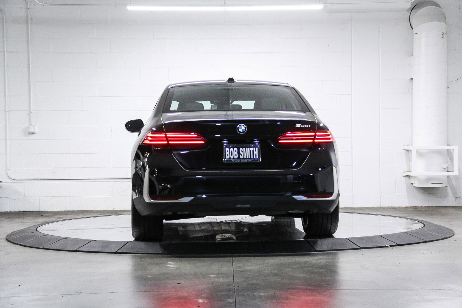 Used 2026 BMW 530i w/ Premium Package image 5