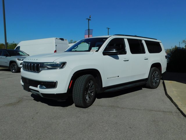 Used 2024 Jeep Wagoneer L Series II w/ Flexible Seating Group image 3