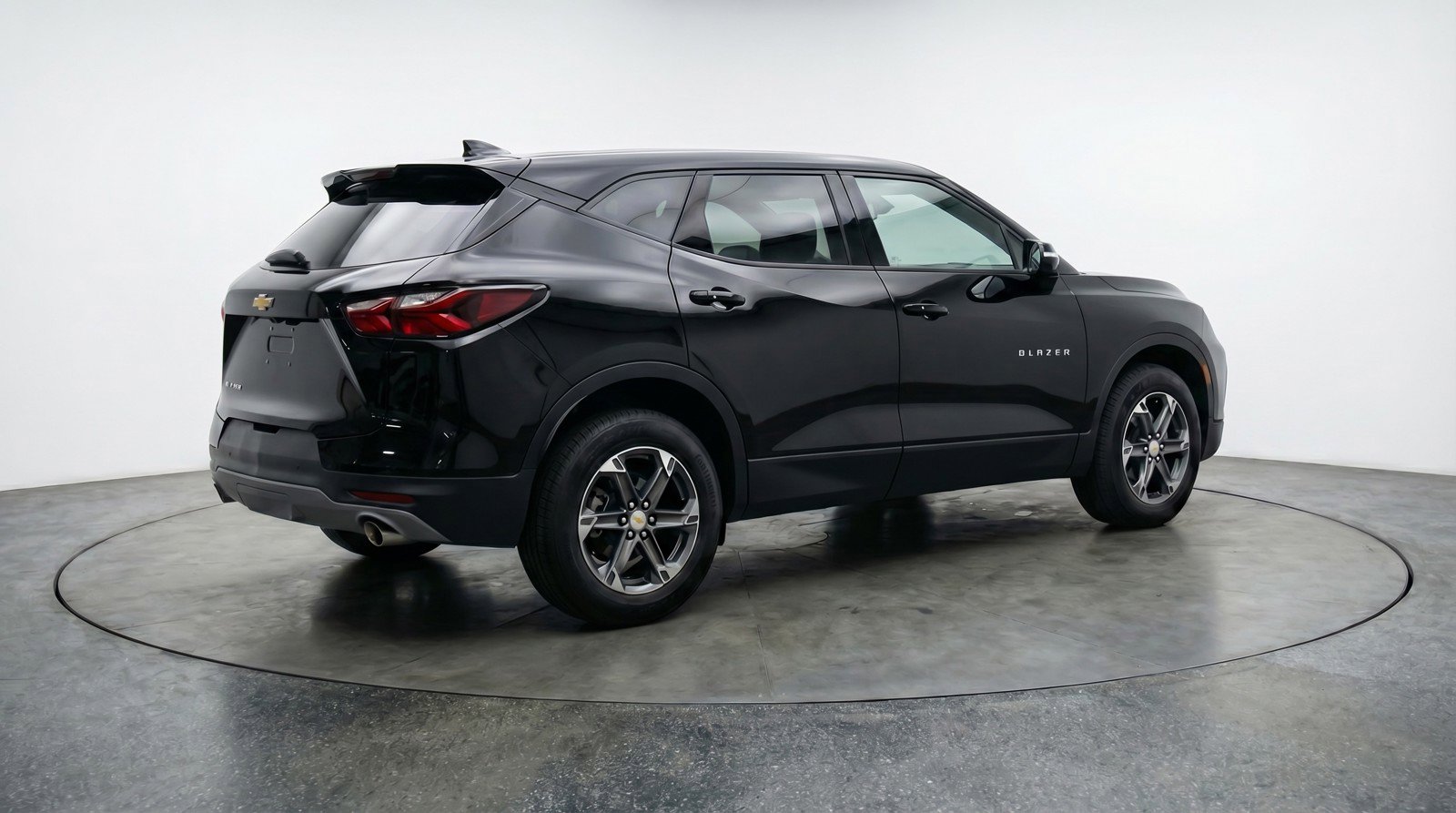 Used 2025 Chevrolet Blazer LT image 9