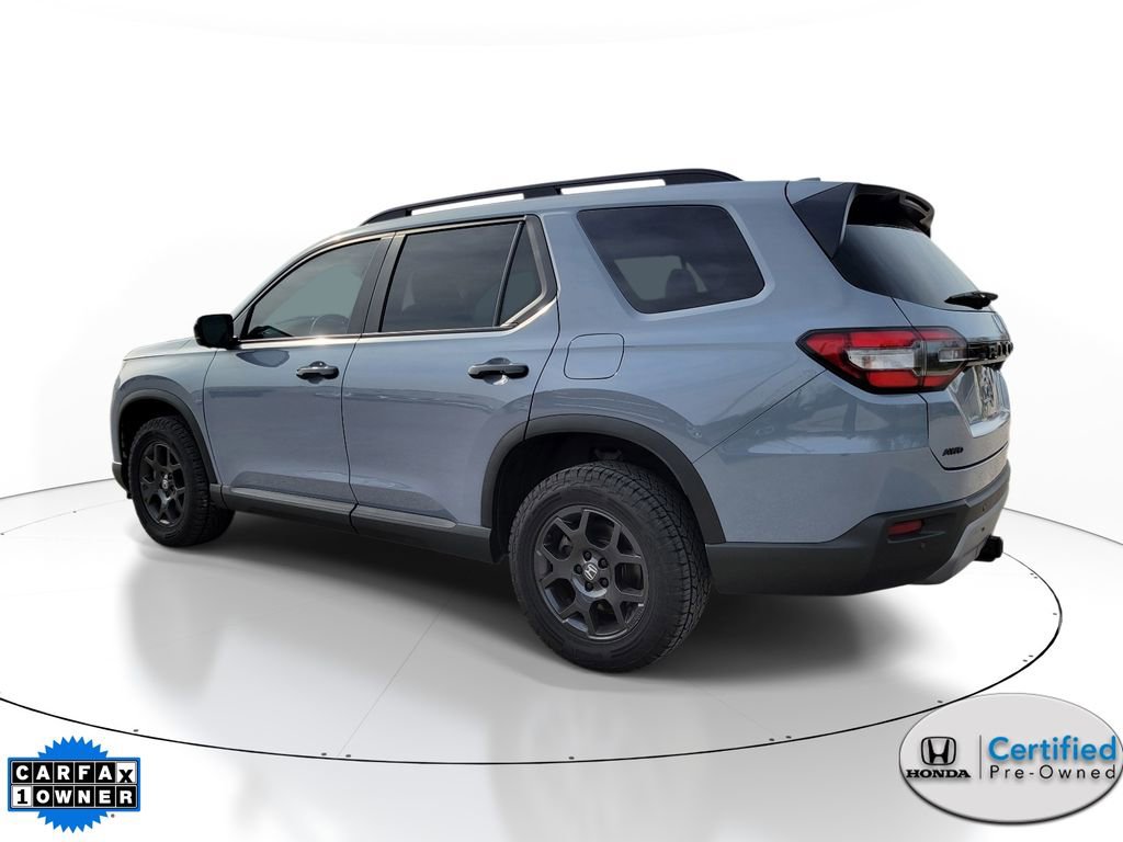 Certified 2025 Honda Pilot TrailSport image 3