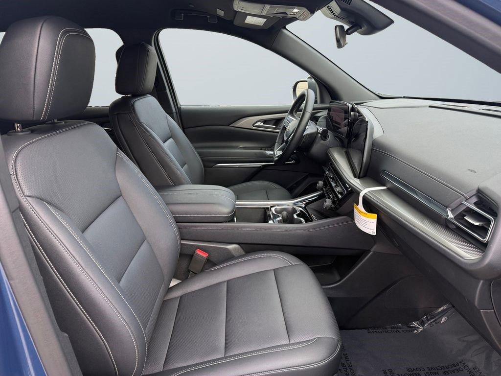 Certified 2025 Chevrolet Traverse LT w/ Driver Confidence Package FWD image 14