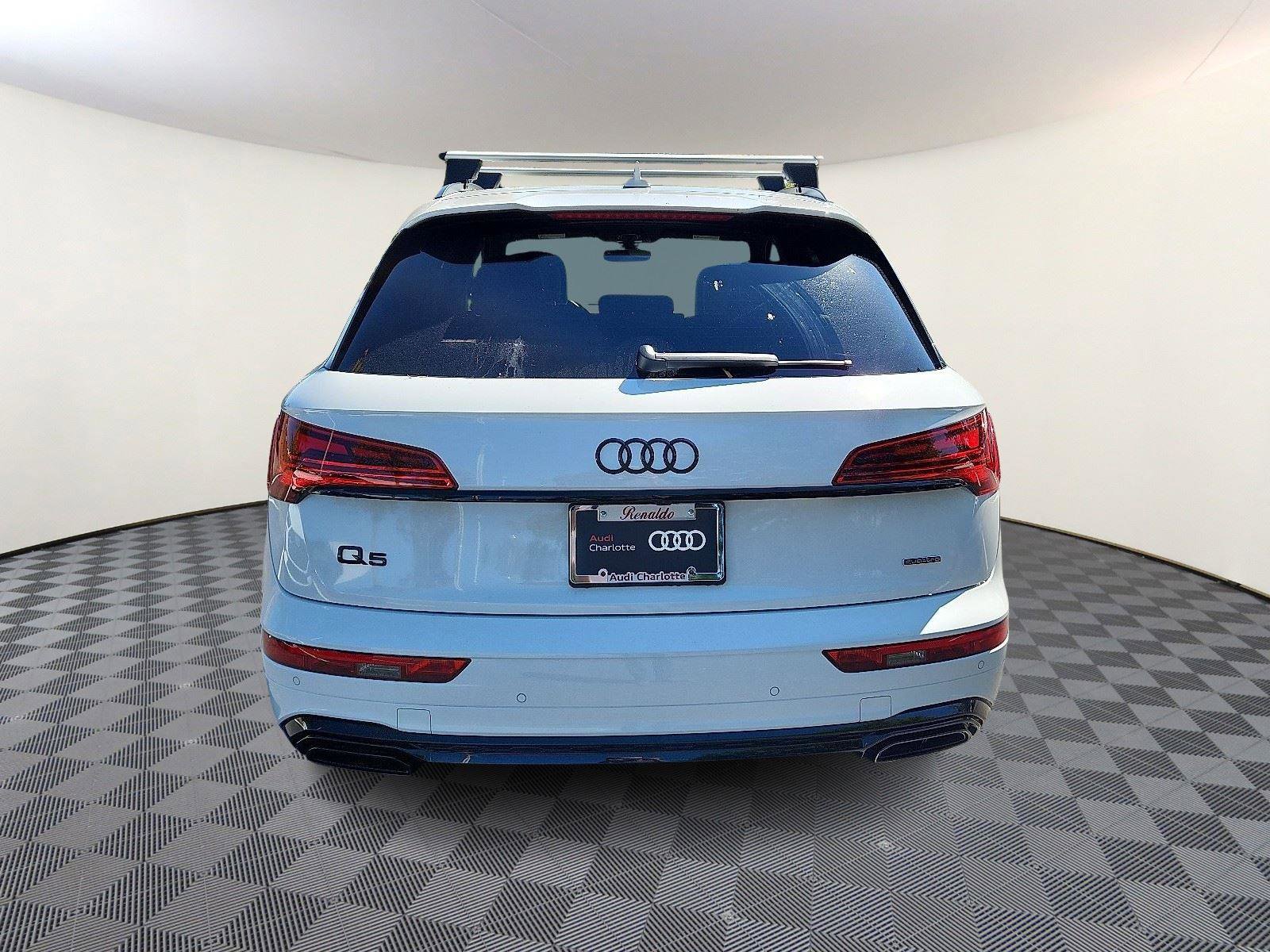 Used 2025 Audi Q5 Prestige w/ Prestige Package image 6