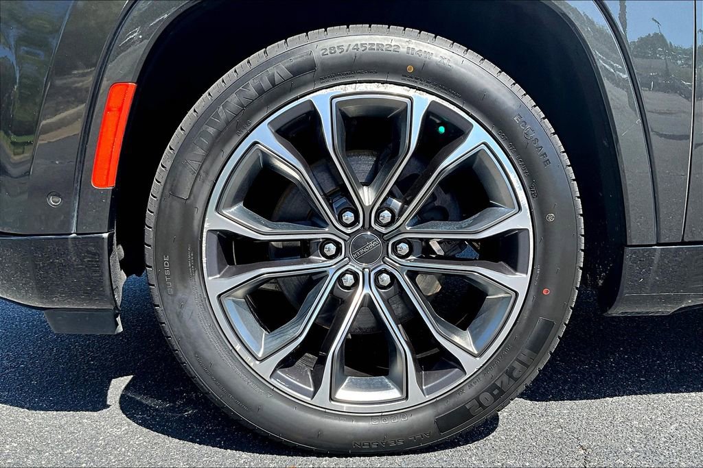 Used 2023 Jeep Grand Wagoneer L Series III image 9