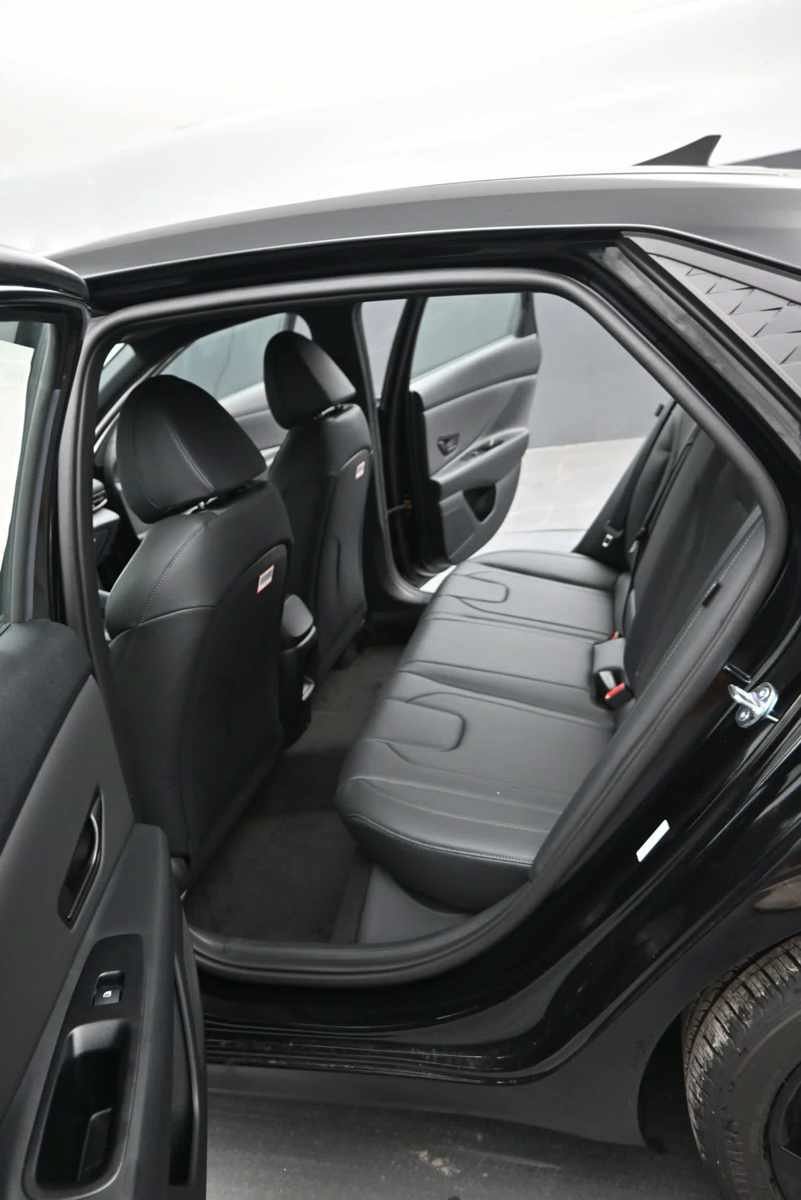 New 2026 Hyundai Elantra SEL Sport FWD image 16
