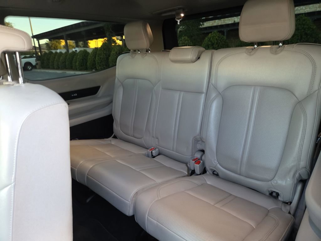 Used 2023 Jeep Wagoneer 2WD w/ Premium Group I image 14