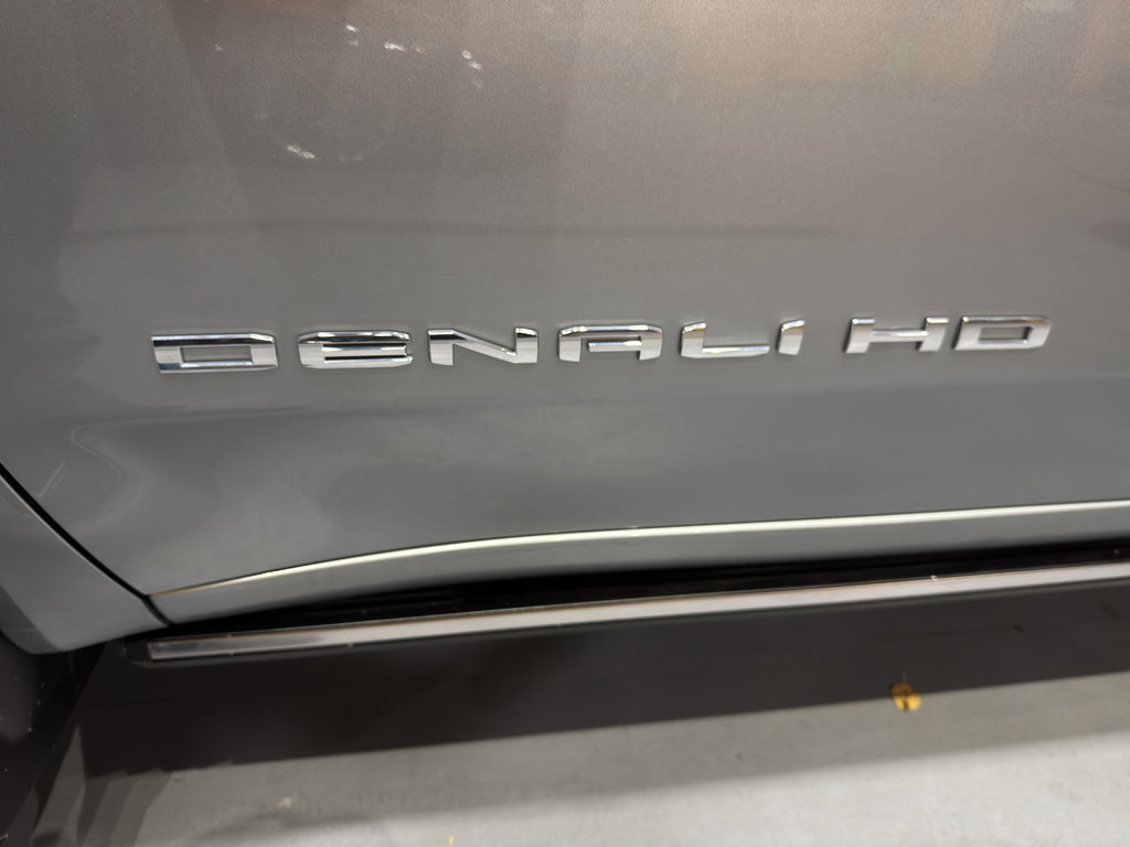 Used 2025 GMC Sierra 3500 Denali Ultimate image 12
