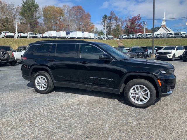 Used 2025 Jeep Grand Cherokee L Laredo w/ Luxury Tech Group I image 2