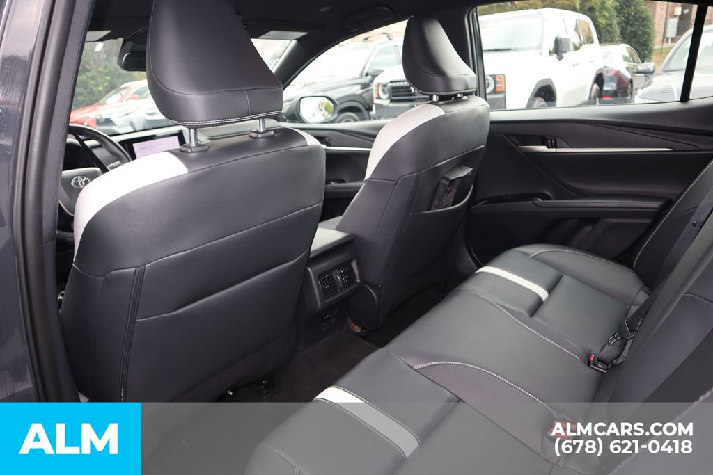Used 2025 Toyota Camry SE image 18