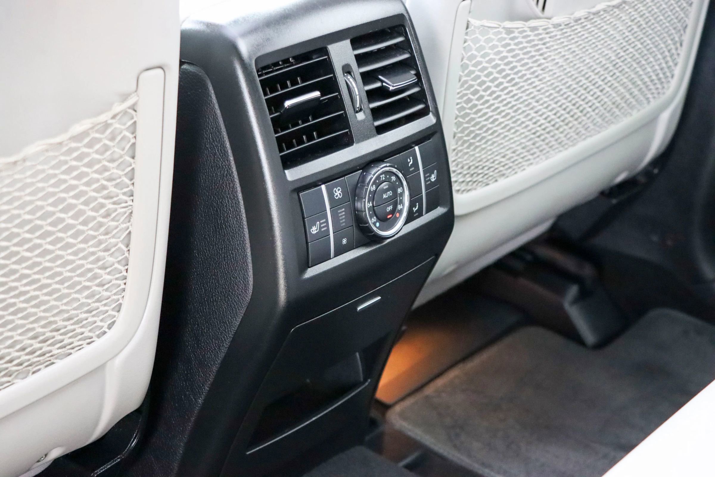 Used 2015 Mercedes-Benz GL 550 4MATIC image 34