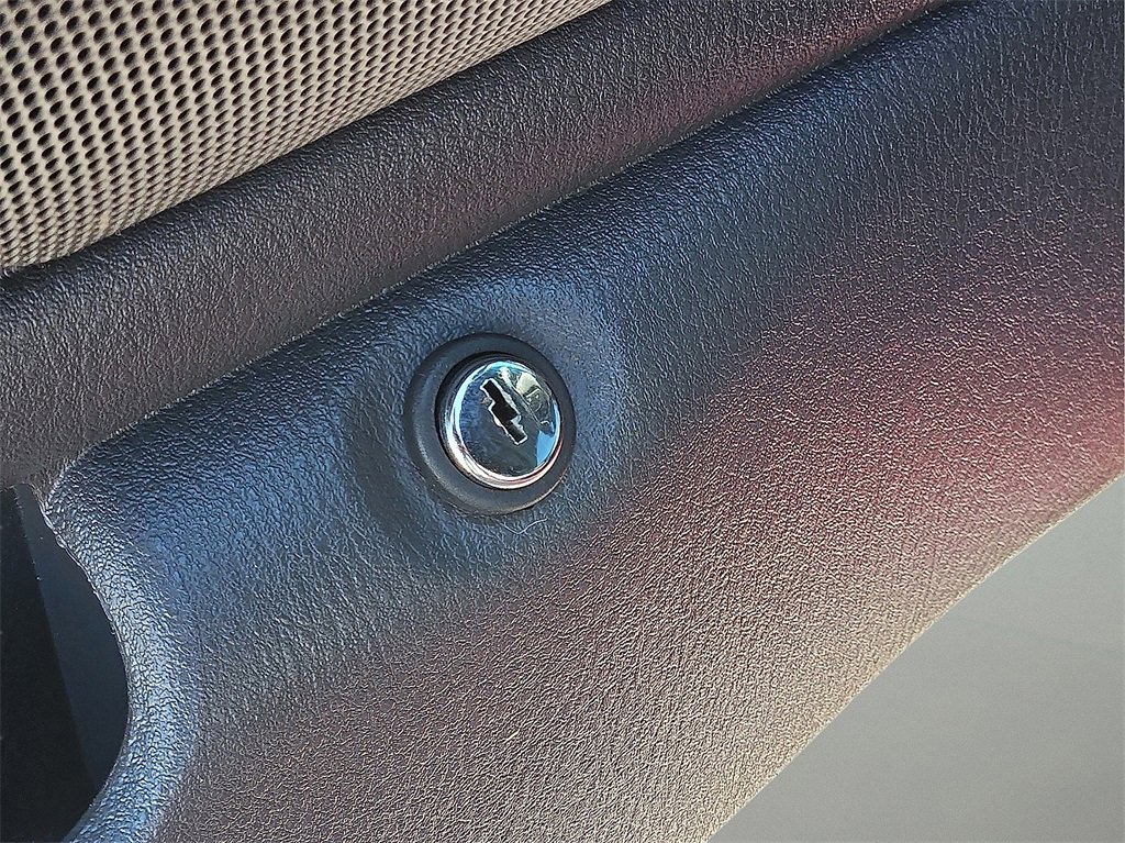 Used 2002 Ford Thunderbird image 9