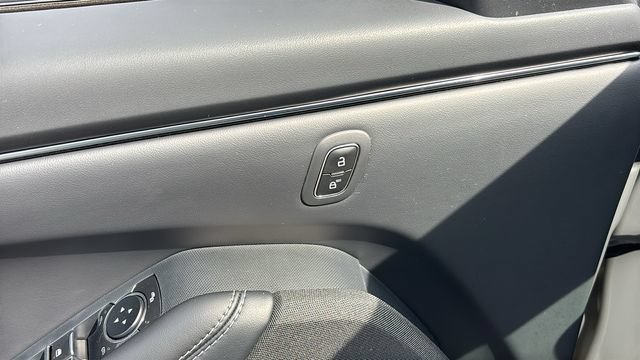 Used 2025 Ford Mustang Mach-E Select AWD/4WD image 9