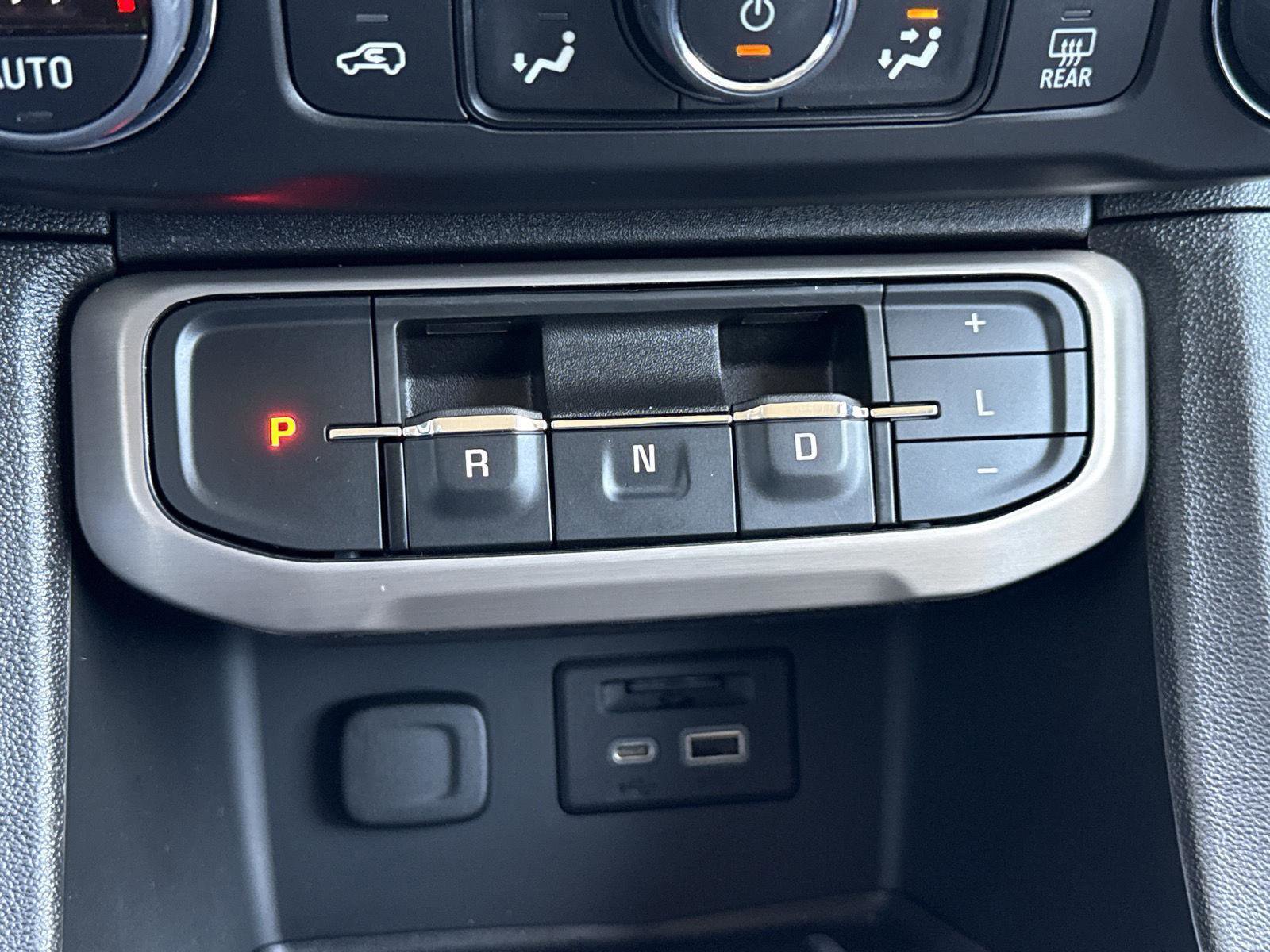 Used 2023 GMC Acadia Denali w/ Denali Technology Package image 27