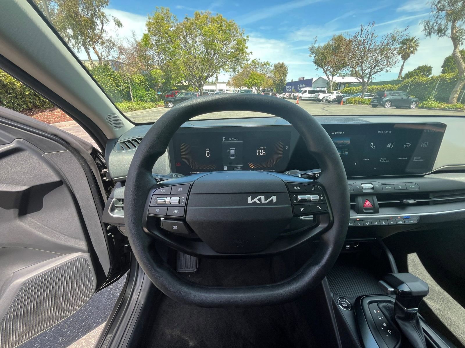 Used 2025 Kia K4 FWD image 32
