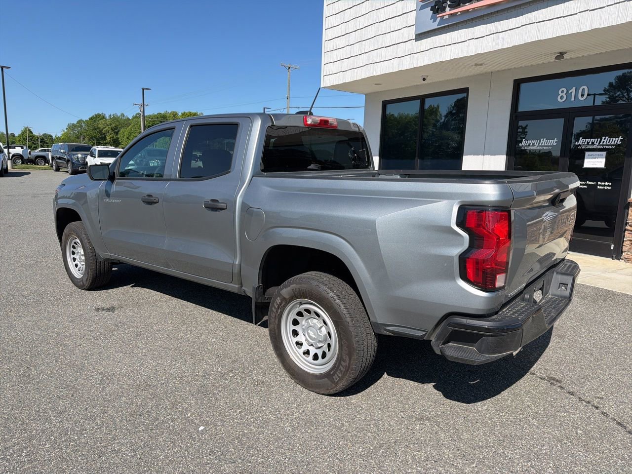 Used 2024 Chevrolet Colorado W/T image 6