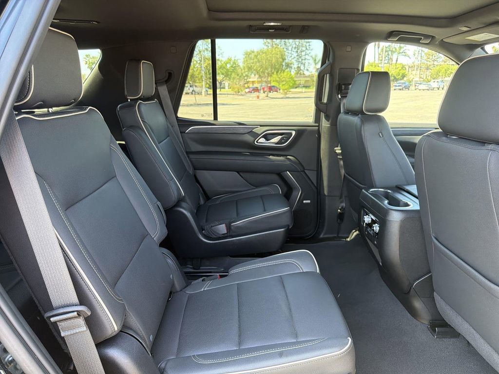 Used 2023 GMC Yukon SLT w/ SLT Premium Package image 31