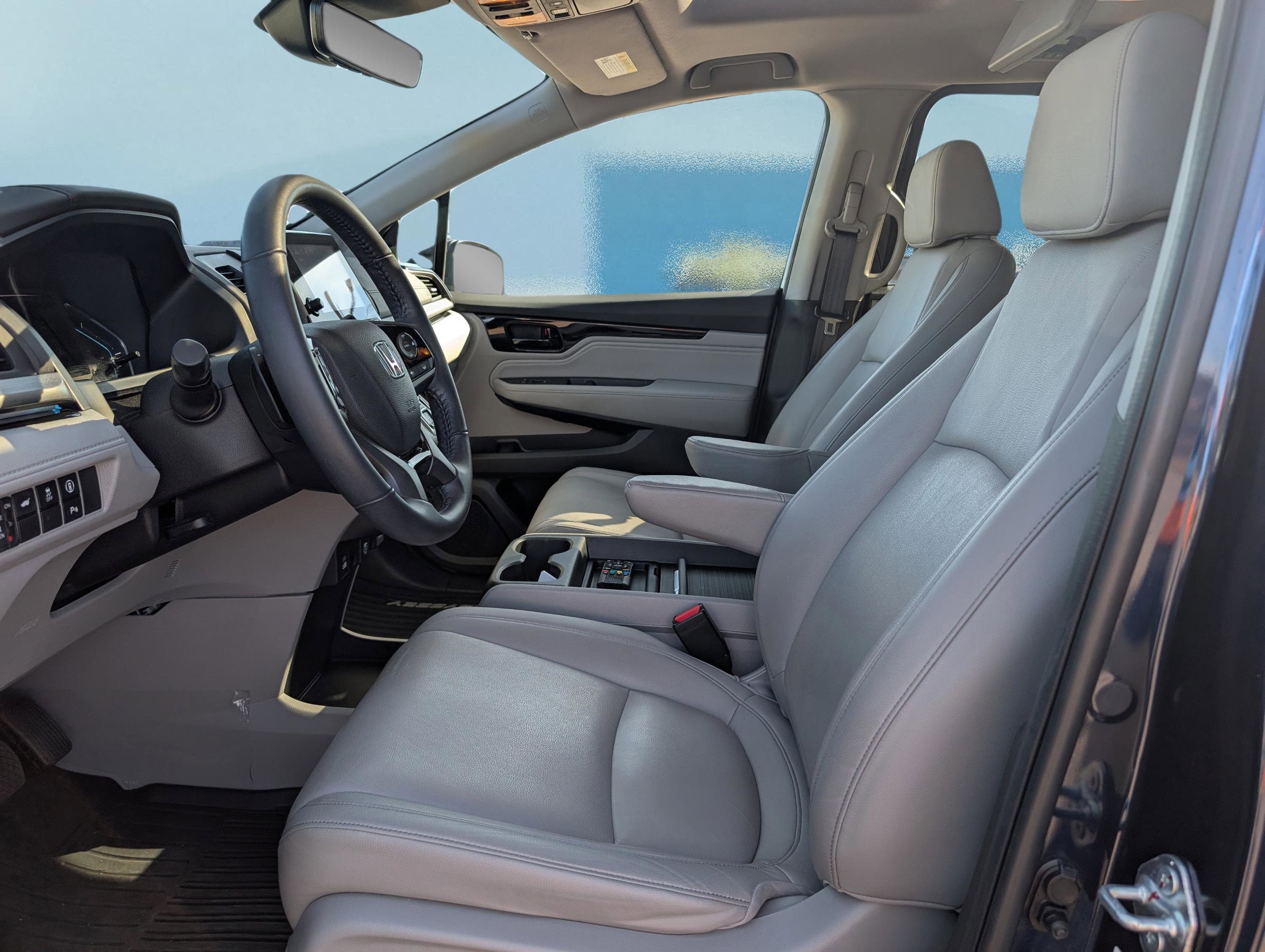 Used 2023 Honda Odyssey Touring image 18