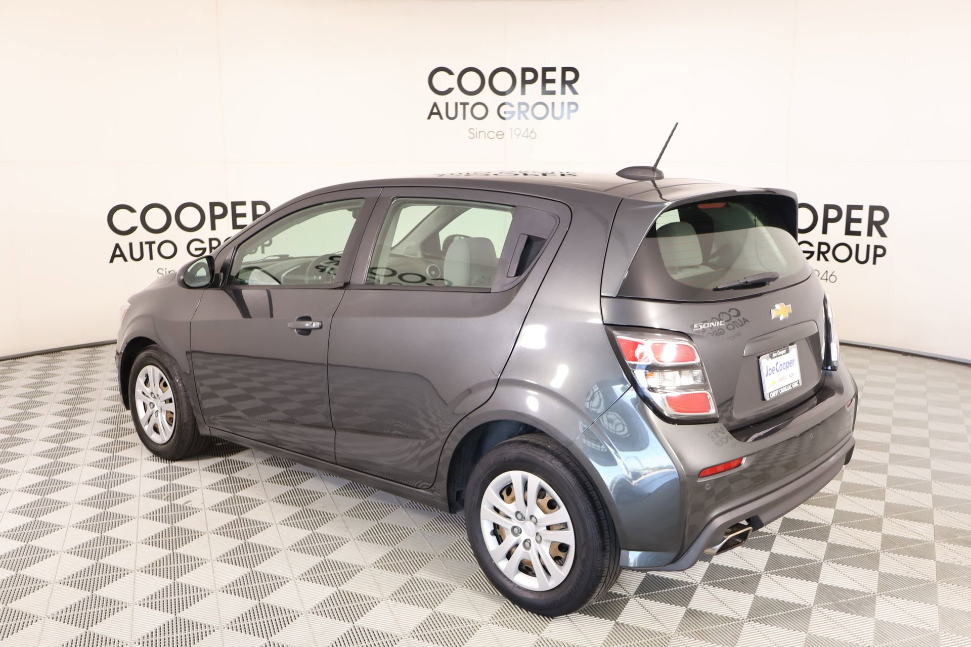 Used 2020 Chevrolet Sonic LT FWD image 21