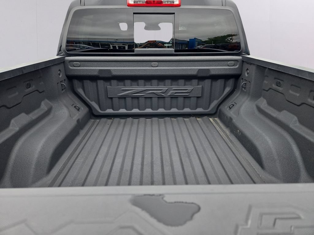 Certified 2024 Chevrolet Colorado ZR2 w/ Safety Package AWD/4WD image 35