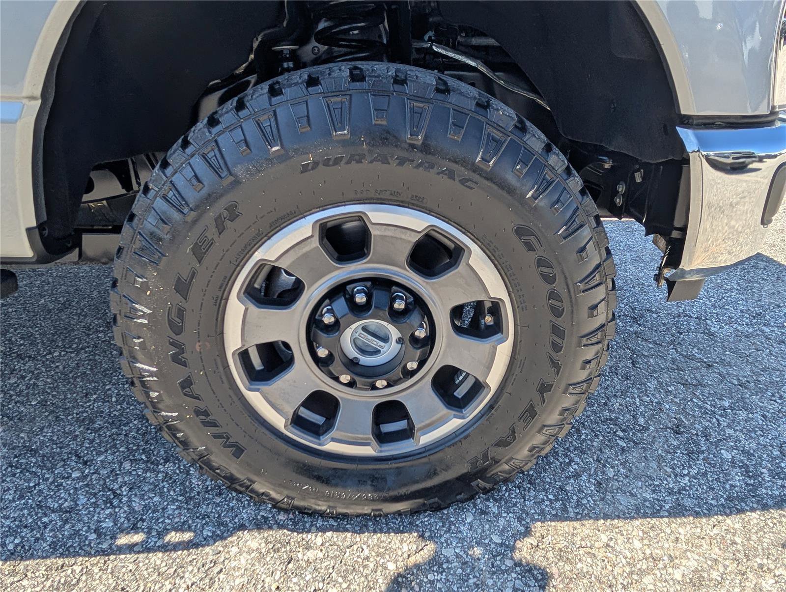 Used 2023 Ford F250 Lariat w/ Tremor Off-Road Package AWD/4WD image 9